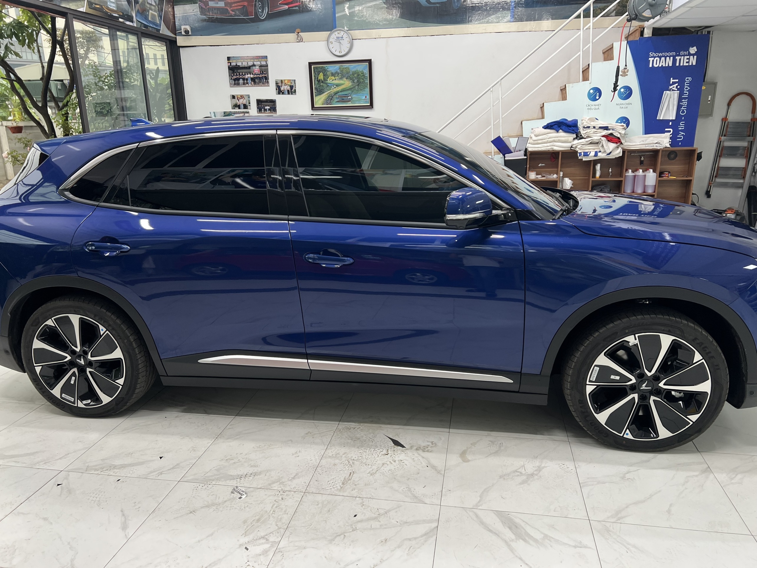 Vinfast VF8 - Lái Spt35, Sườn Hậu Bl20, Nóc R10SG 1