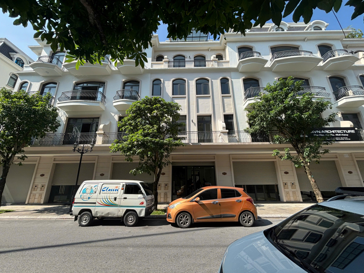 thi công phim cách nhiệt Classis Steel 20 Ocean Park 2